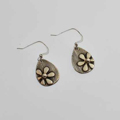 Daisy Flower Teardrop Earrings - Sterling Silver